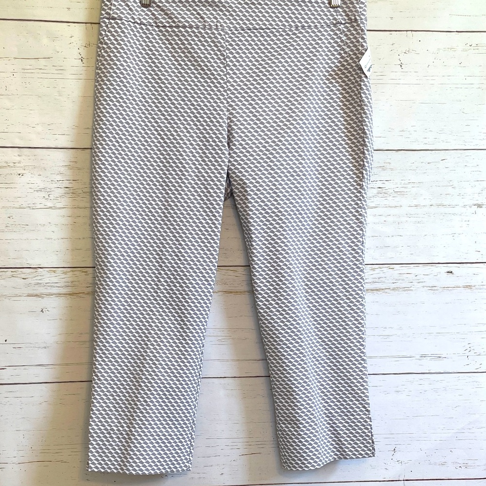 Jasmine & Juliana Stretchy Gray and White Patterned Crop Pants, size 14, NWT